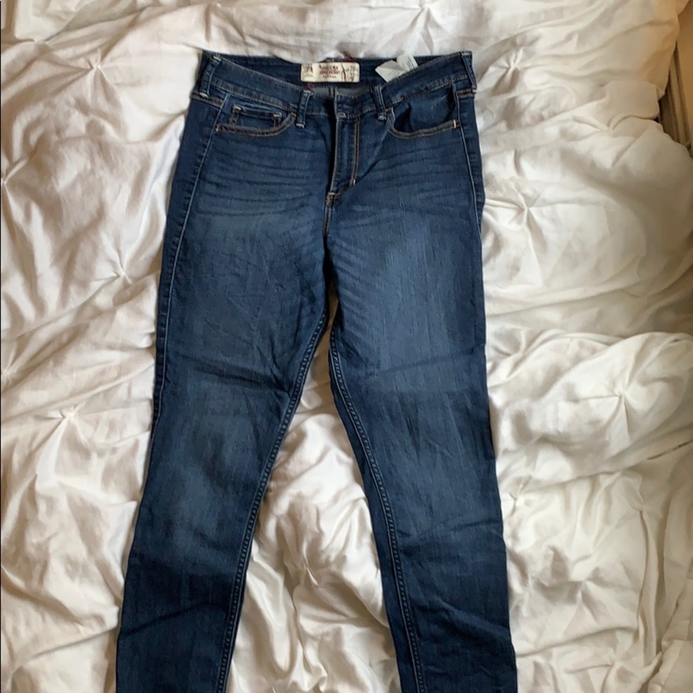 Size 7 Hollister high rise skinny jeans